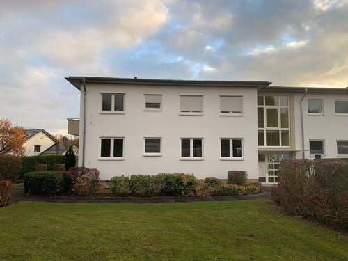 Straßenansicht - 4 Zimmer Etagenwohnung zum Kaufen in Wolfsburg