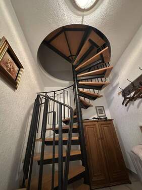 Treppenausgang zur 2. Ebene - 