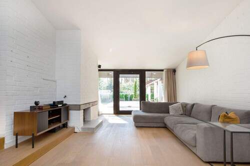 Wohnbereich - Bungalow mit 208,40 m&sup2; in Neu-Isenburg / Zeppelinheim zum Kaufen