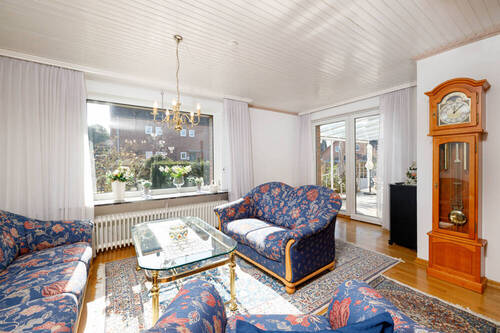 Wohnzimmer II - 5 Zimmer Doppelhaushälfte zum Kaufen in Hamburg