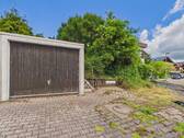Garage mit Aussenstellplatz - 