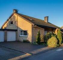 Exklusives Wohnen am Fuße des Teutoburger Walds: Großzügiges Einfamilienhaus mit umfangreicher Wohn- und Nutzfläche in Toplage von Steinhagen