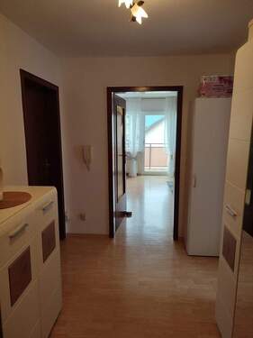 Diele, Blick ins Wohn-Esszimme - 