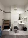 Duschbad und WC - 