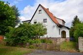 Hausansicht - Zweifamilienhaus mit Potenzial - bis zu 4 Wohneinheiten möglich. KEINE KÄUFERPROVISION!