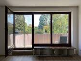 Helle Fensterfront - Vermietete 2-Zimmer-Wohnung mit Balkon und Tiefgarage