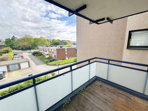 Bild 1 - Renovierte Wohnung mit Stellplatz, Balkon und Garten in ruhiger Lage