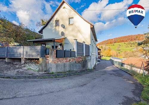 Branding neu - Geräumiges Einfamilienhaus mit separater Einliegerwohnung in Detzeln