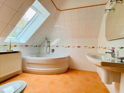 Wannenbad (Lage: OG) - 