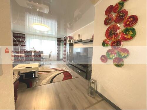 Blick in den großzügigen Wohn-Essbereich - Etagenwohnung mit 83,90 m&sup2; in Rheinmünster zum Kaufen