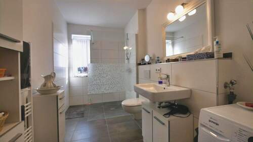 Badezimmer(Weitwinkel) - 