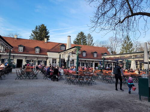 Biergarten im Hirschgarten - 