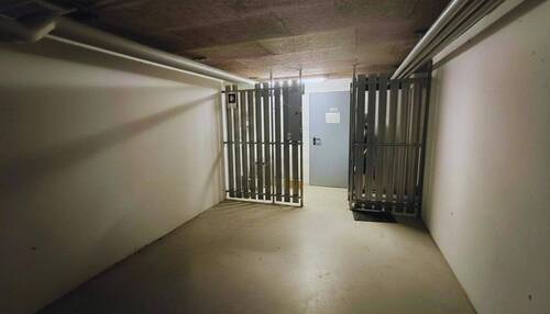 Sehr großes Kellerabteil-15qm - 