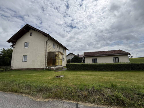 freistehende Doppelgarage - Einfamilienhaus mit 120,00 m&sup2; in Grafenau zum Kaufen