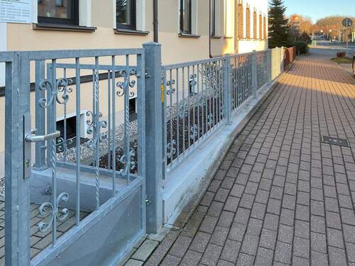 Schöner Gartenzaun - 7 Zimmer Mehrfamilienhaus, Wohnhaus zum Kaufen in Gera