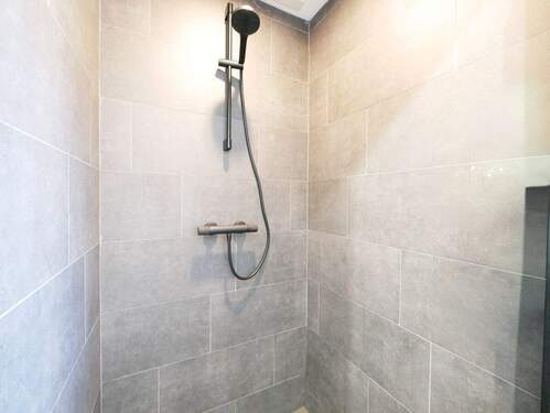 Dusche - Hauswirtschaftsraum - 