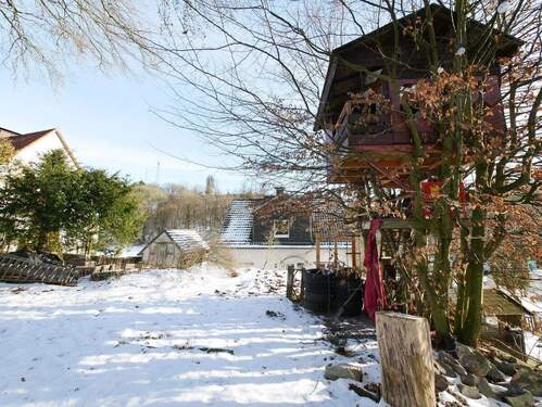 Garten mit Baumhaus - 