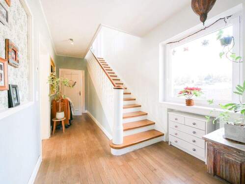 Flur - Erdgeschoss - 7 Zimmer Einfamilienhaus in Büren / Ringelstein