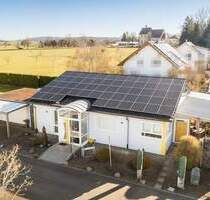Wohnen auf einer Ebene: Moderner Bungalow mit Garage & Grundstück in Pfullendorf