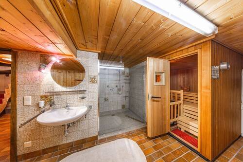 Sauna und Dusche im Untergeschoss.jpg - 