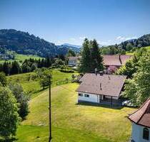 Landhaus auf 2.213 m² Grundstück – 913 m Höhenlage & Panorama-Bergblick - Missen-Wilhams Aigis