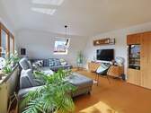 Schöner, großer Wohnbereich - 3 Zimmer Etagenwohnung zum Kaufen in Wendlingen am Neckar