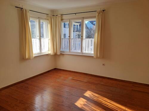 Wohnen EG - 9 Zimmer Doppelhaushälfte in Erlangen