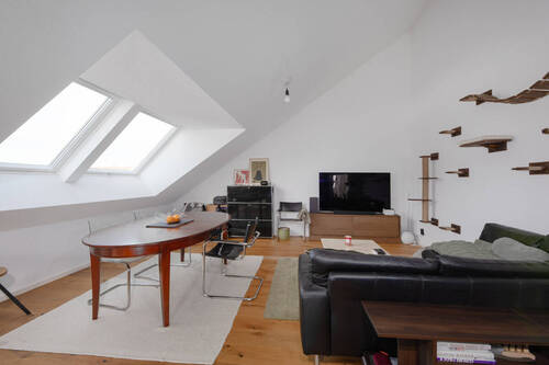 Wohnzimmer - Ihr neues Zuhause: stilvolle 3,5-Zimmer-Wohnung mit Balkon und toller Aufteilung in KfW-55-Haus