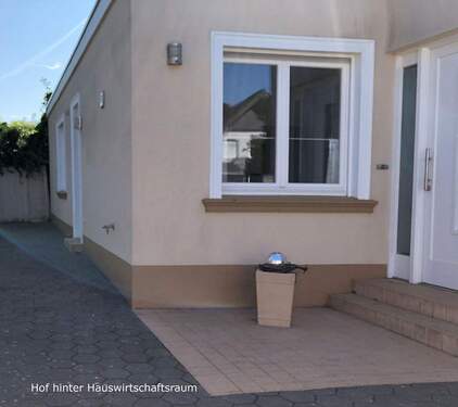 5-Hof-hinter-Hauswirtschaftsraum.JPG - Mehrfamilienhaus, Wohnhaus mit 298,00 m&sup2; in Ahaus zum Kaufen