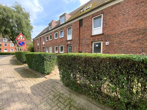 Hausansicht - 2 Zimmer Wohnung mit Terrasse sucht Sie!!!