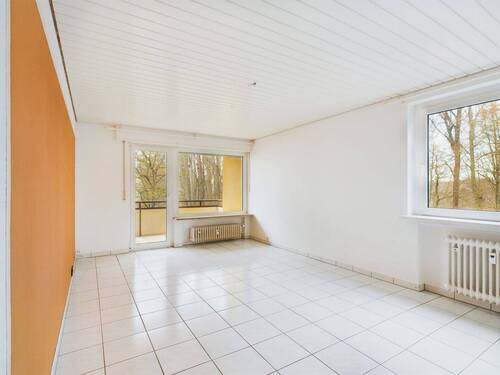 Wohnzimmer - 3 Zimmer Etagenwohnung zum Kaufen in Böblingen