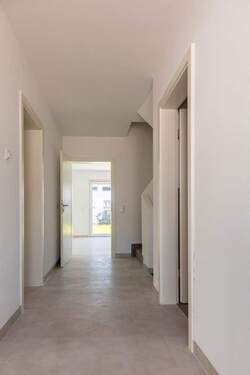 Flur (EG) - Doppelhaushälfte mit 150,00 m² in Simbach am Inn zum Kaufen