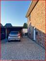 Eingangsbereich mit Carport - 