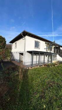 Doppelhaushälfte - Modernisierte Doppelhaushälfte mit Einliegerwohnung