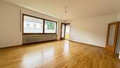Wohnzimmer- - Große, helle 4 ZKB, Balkon, 1. OG, Bj. 65, Garage, Keller, IN-2 Min. zur City, Am Grüngürtel Glacis