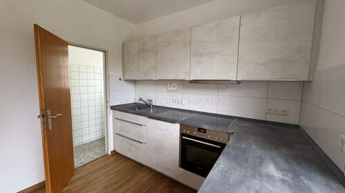 Küche mit Abstellraum - 