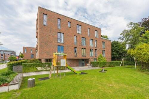 Hausansicht - 3 Zimmer Etagenwohnung zur Miete in Norderstedt