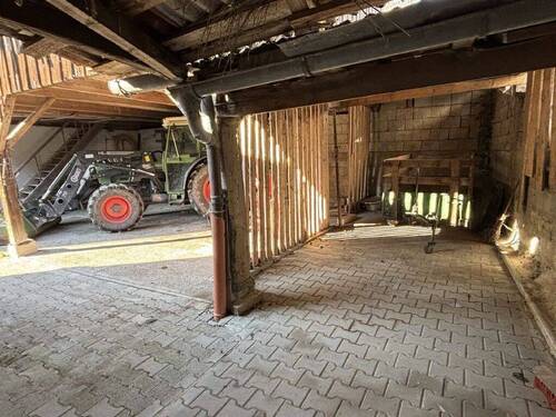 Nebengebäude - 1 Zimmer Mehrfamilienhaus, Wohnhaus in Ringelai