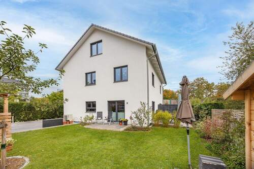 Seitenansicht - Gepflegte Doppelhaushälfte in begehrter Lage