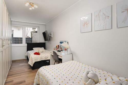 Erdgeschosswohnung: Zimmer (1) 15,32m² - 