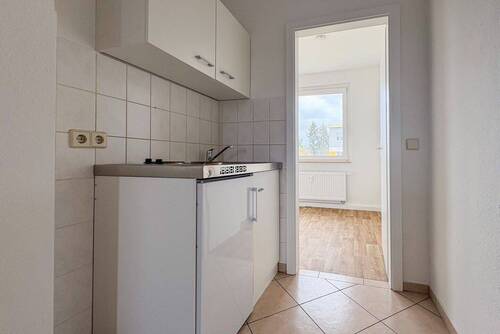 Flurbereich mit Kochnische - Etagenwohnung mit 34,00 m&sup2; in Plauen zur Miete