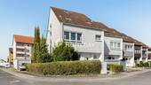 Außenansicht 2 - Attraktives Reihenhaus mit neuer EBK und Gartenhaus in Gochsheim