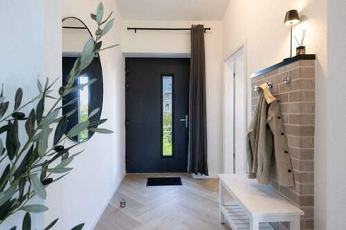 Eingangsbereich - 4 Zimmer Bungalow zum Kaufen in Großenkneten