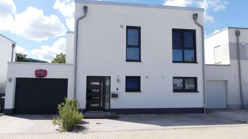 Hausansicht - 5 Zimmer Einfamilienhaus zum Kaufen in Lahnstein