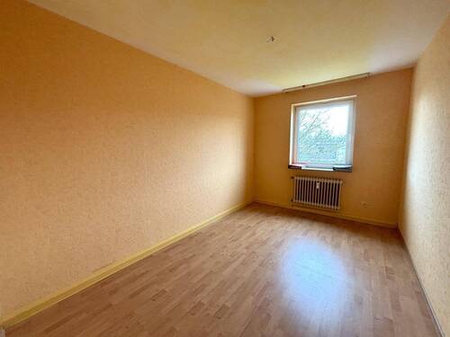 Kinderzimmer/ Büro - 