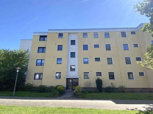 Vorderansicht Gebäude - 3 Zimmer Etagenwohnung in Laatzen