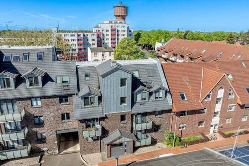 Vorderansicht 01 - Top gepflegte Wohnung mit großem Balkon in ruhiger aber sehr zentraler Stadtlage von Elmshorn