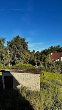 Grundstück mit kl. Schuppen - 