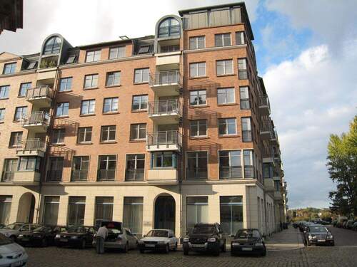 Hausansicht-2 - 3 Zimmer Etagenwohnung zum Kaufen in Dresden