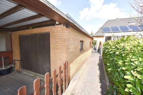 Zugang mit Garage - 